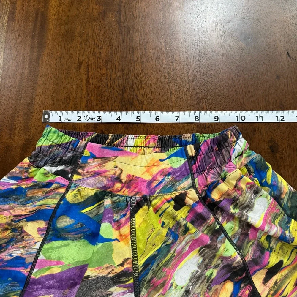 Lululemon‎ Hotty Hot Low Rise 4” Shorts Size 2